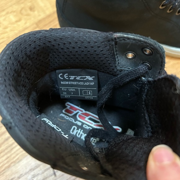 TCX  motorcycle hi-tops - Picture 4 of 6